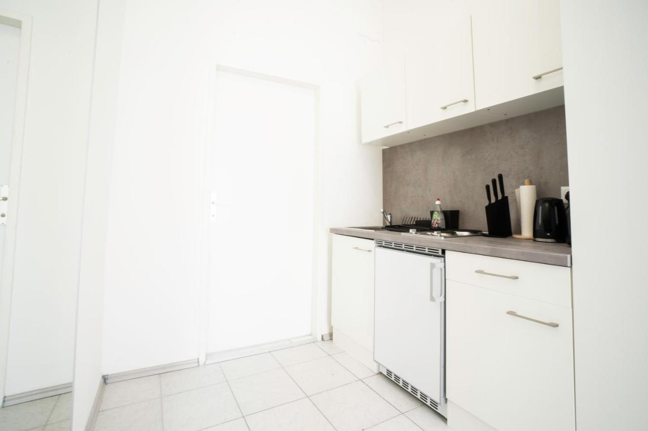 Modern 1-bedroom apartment next to Praterstern Wenen Buitenkant foto